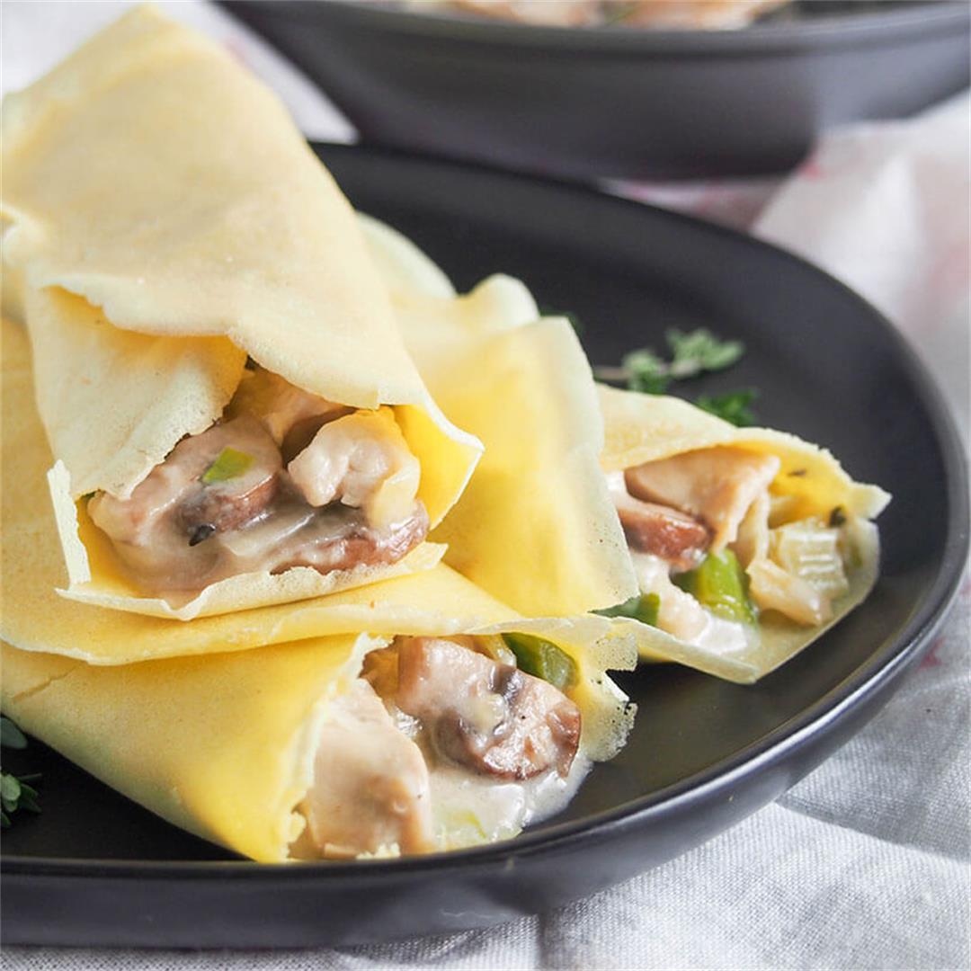 Chicken crepes with leek and mushrooms