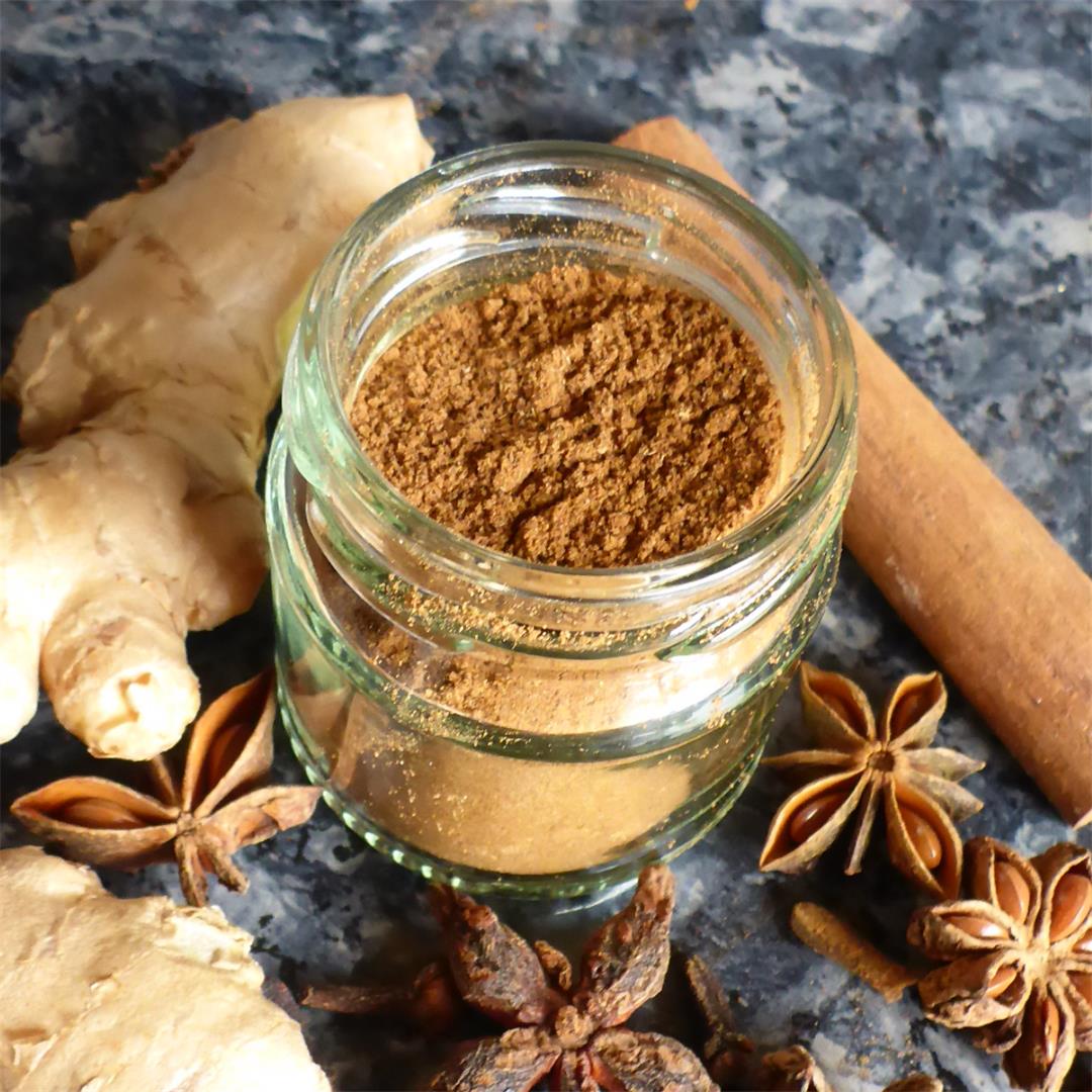 Homemade German gingerbread spice mix. Perfect for holidays!