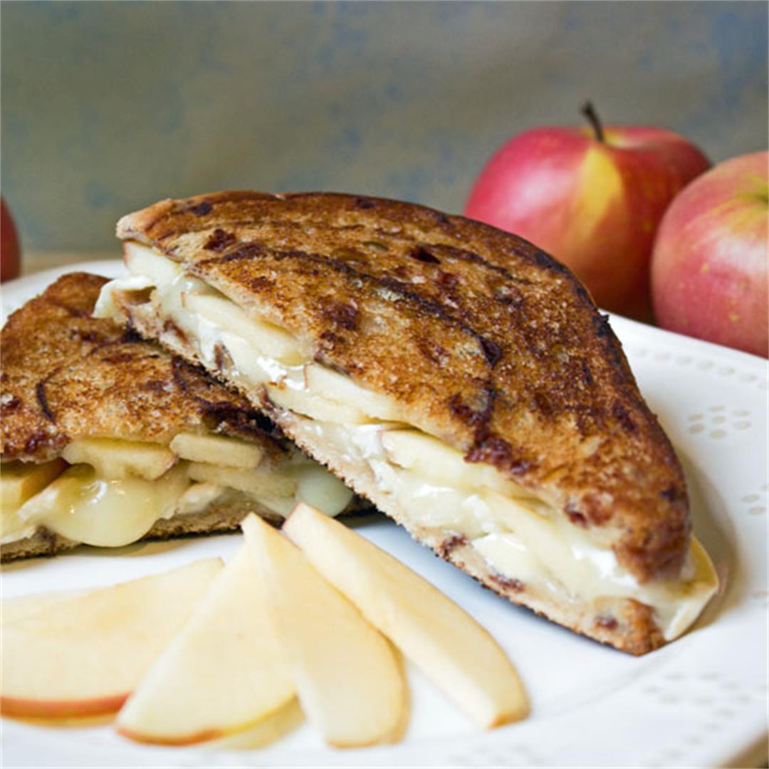 Cinnamon Bread Apple & Brie Grilled Cheese
