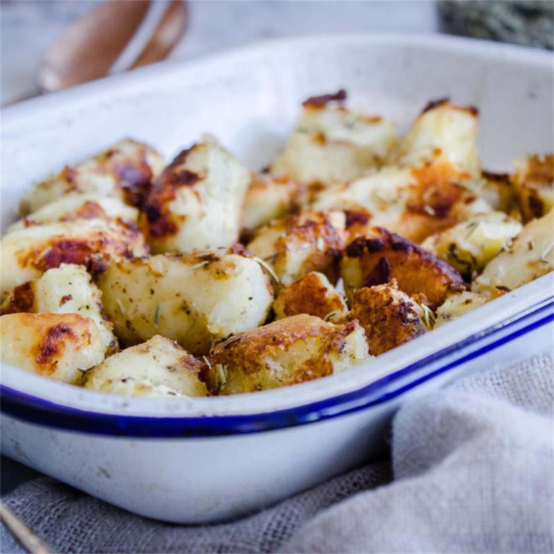 Crispy Rosemary Roast Potatoes (vegan & gluten-free)