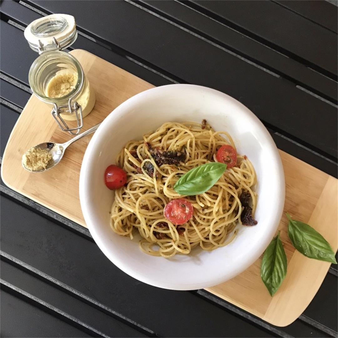Spaghetti With Fresh Basil and Sun-dried Tomatoes (Vegan)