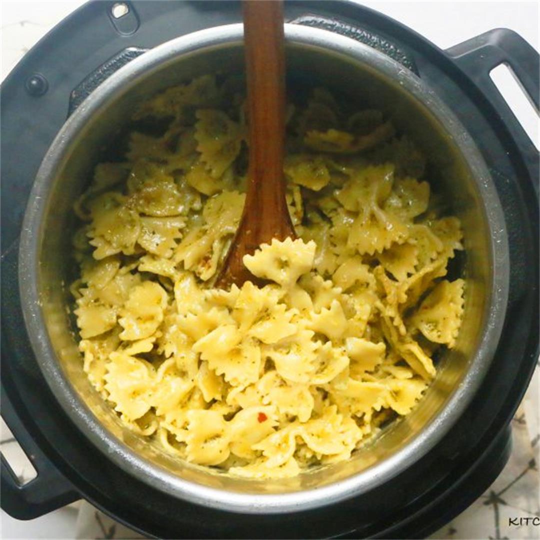 Instant Pot Pasta with Pesto Cream Sauce