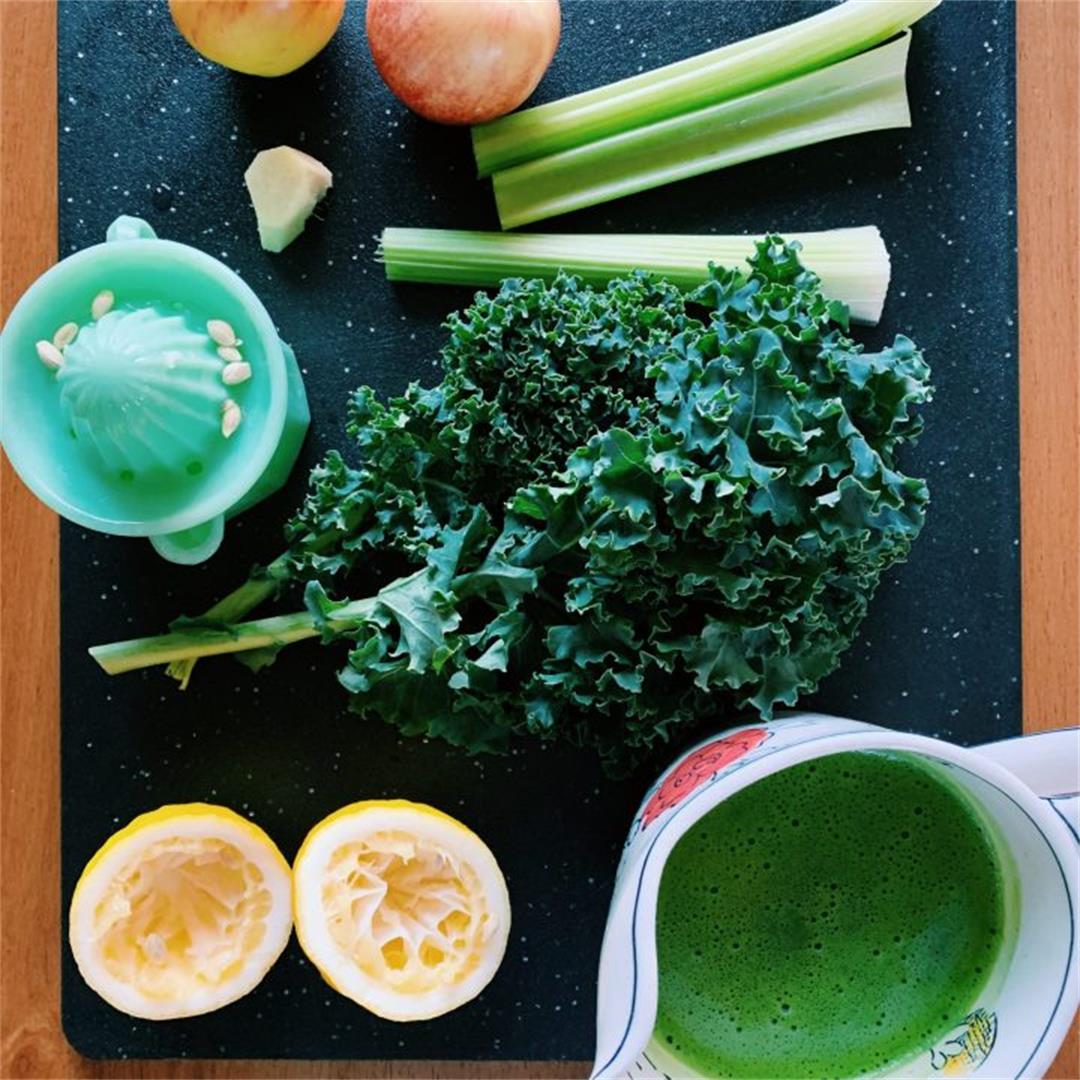 Green juice: kale, ginger, apple, lemon, celery