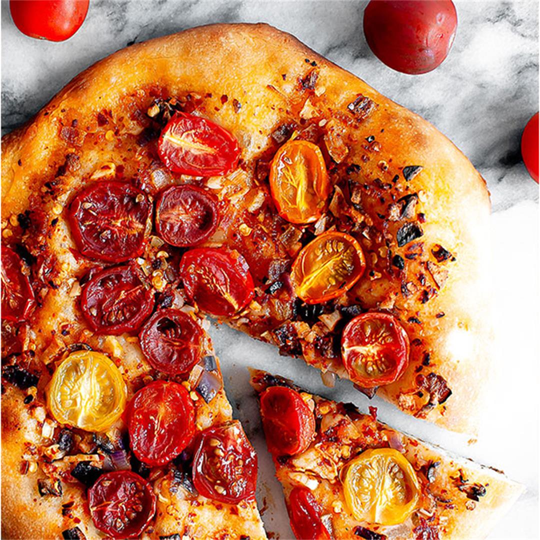 Cheeseless Pizza - Simple Delicious Vegan Pizza
