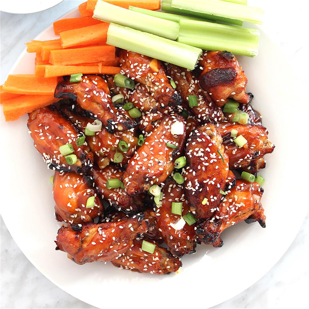 Sticky Chicken Wings with Honey and Sriracha