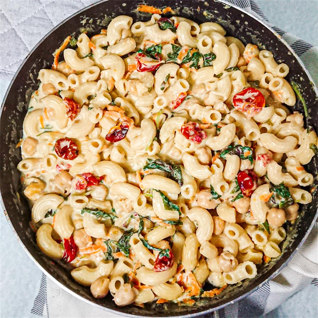 Creamy Pasta With Spinach And Chickpeas