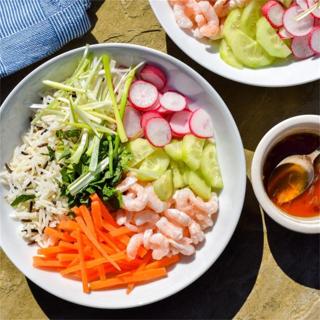 Recipe: Vietnamese-style Prawn & Rice Salad Bowls