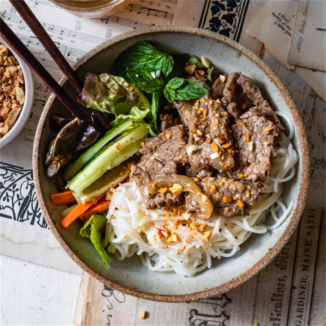 Vietnamese Beef Noodle Salad (Bun Bo Xao) - Cooking Therapy