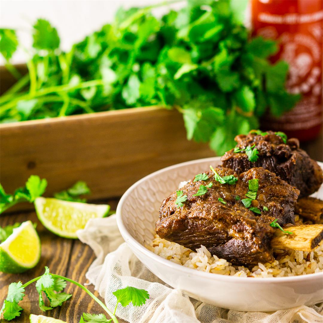 Braised Sriracha Short Ribs (With Oven and Slow Cooker Directio