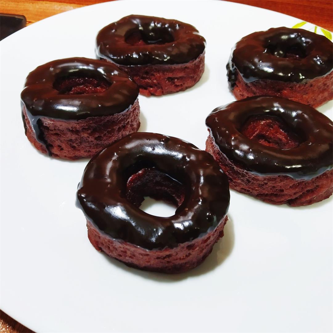 Red velvet yeast doughnut