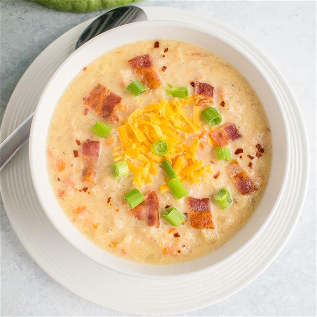 Slow Cooker Cauliflower-Cheese Soup