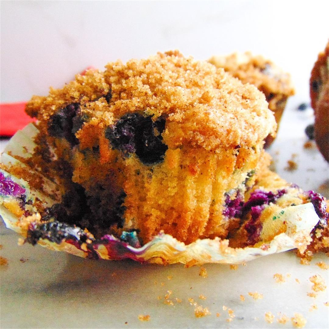 Blueberry Muffins with Cinnamon Topping