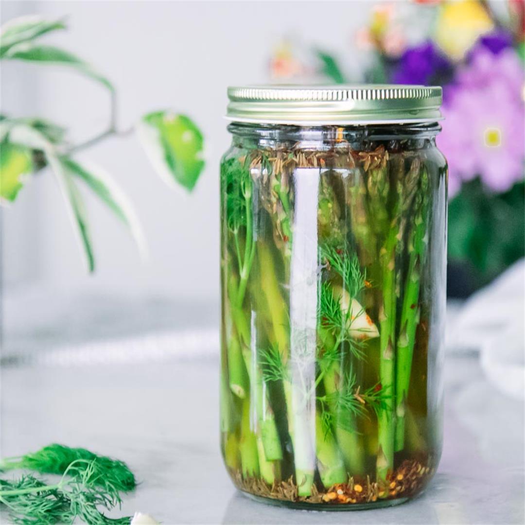 Easy Quick Pickled Asparagus