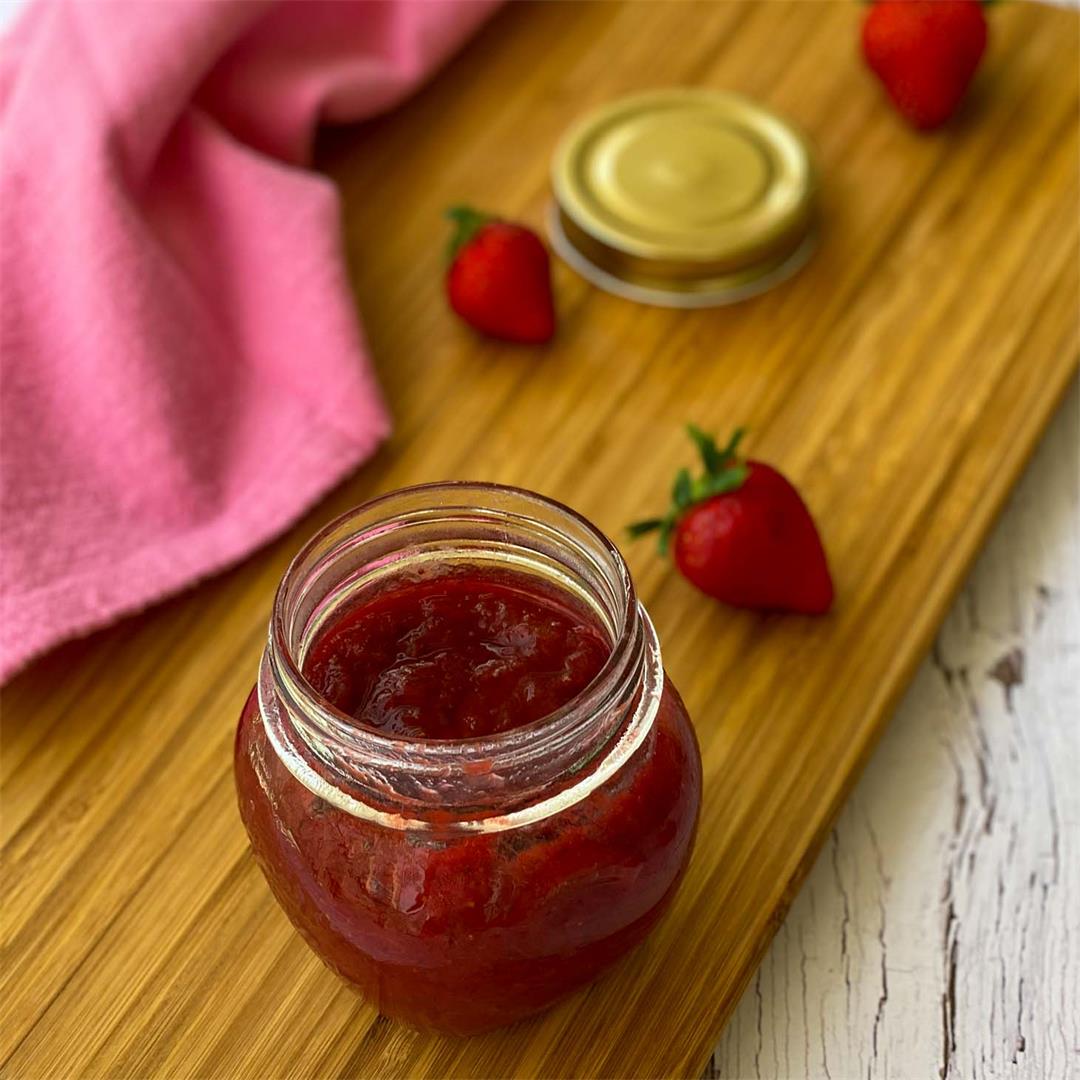 strawberry-rhubarb-jam-(low-sugar)