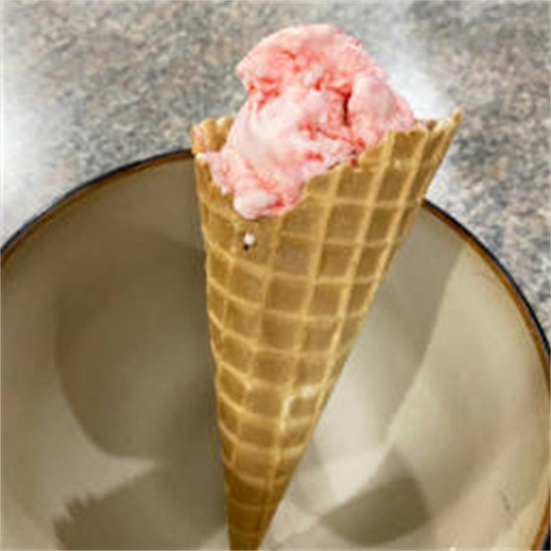 Homemade No-Churn Peppermint Ice Cream