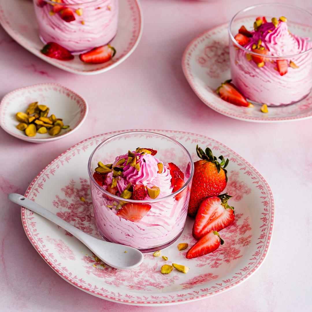 How to Make Easy Strawberry Mousse