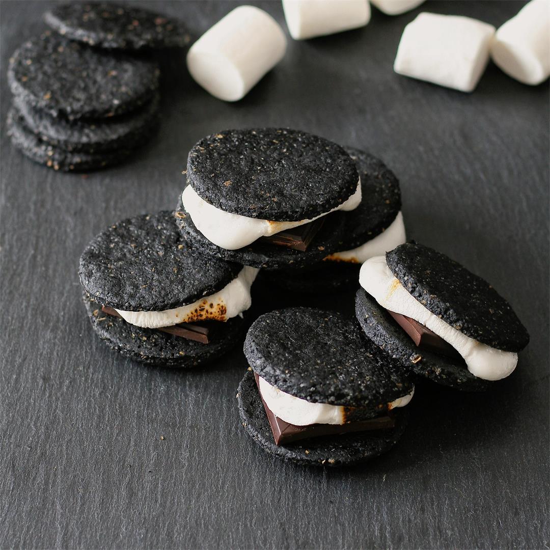 Black and white s'mores