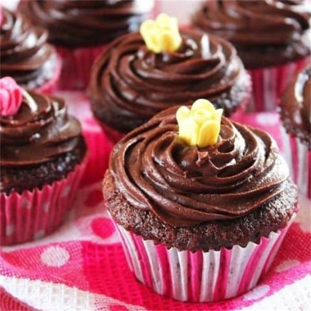 Vegan Chocolate Cupcakes - It's Not Complicated Recipes