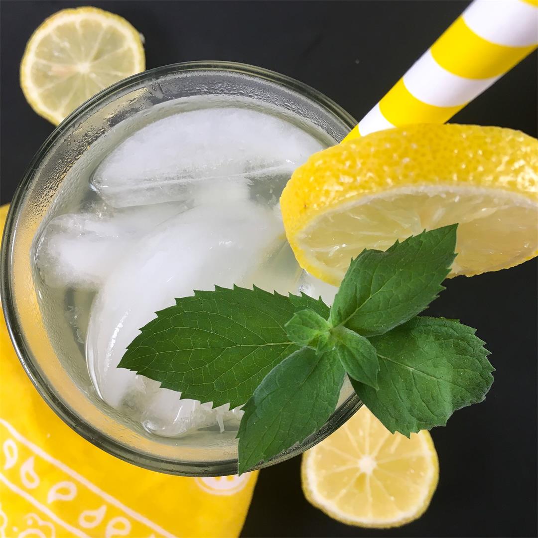 Keto Lemonade (Sugar-Free, Low Carb Recipe)