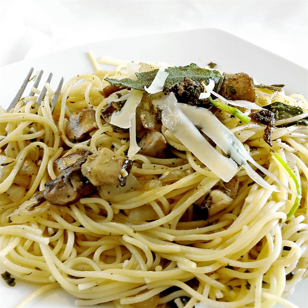 Pasta in Truffle Oil with Mushrooms and Spinach