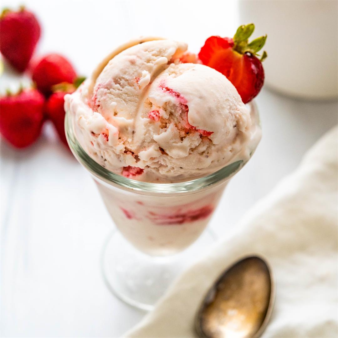 Homemade Strawberry Daiquiri Ice Cream