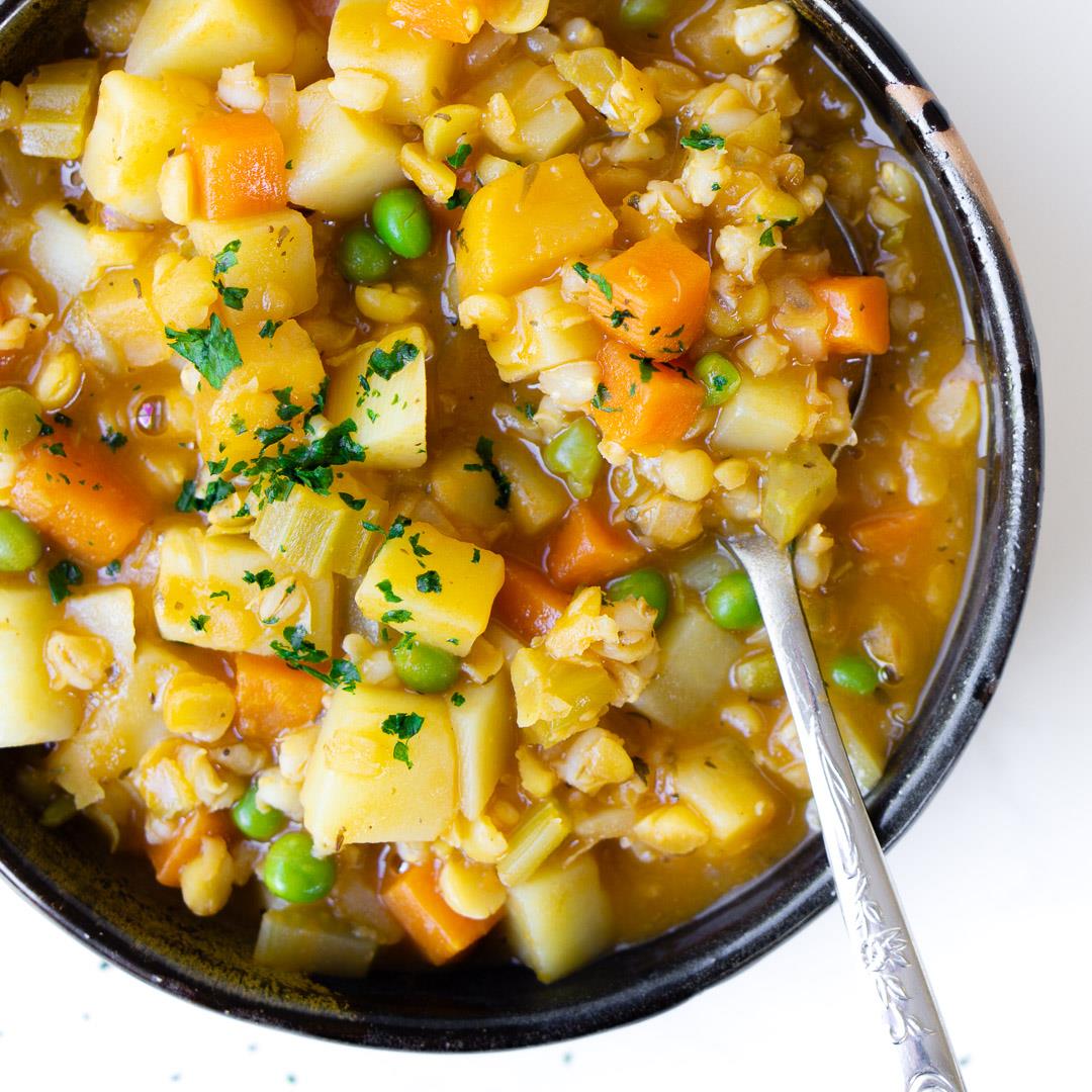 Healthy Vegetable Soup with Lentils and Barley