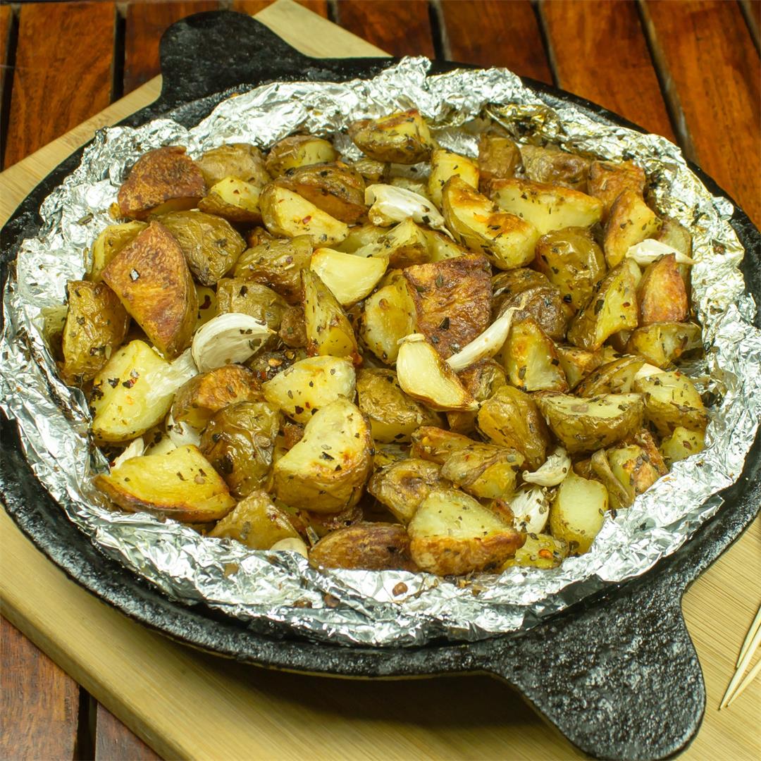 Oven Roasted Garlic Potatoes – Food Opium
