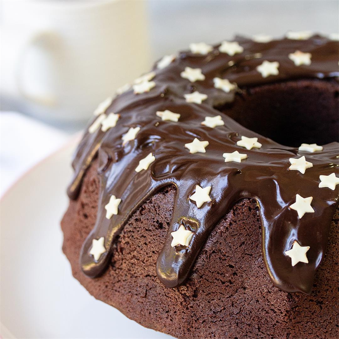 Chocolate Sour Cream Bundt Cake With Ganache-Healthy Life Train