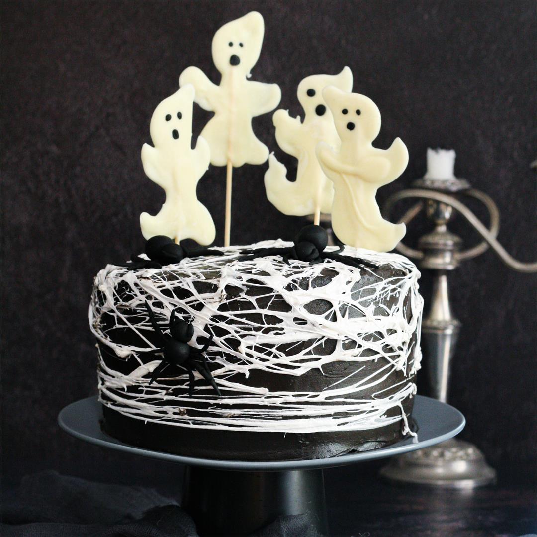 Spooky spiderweb cake
