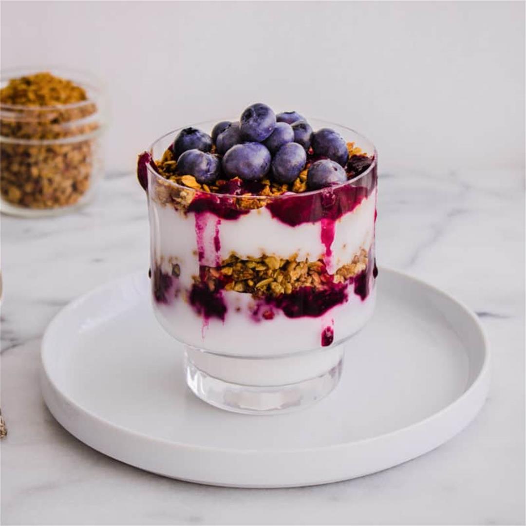 Blueberry Breakfast Parfait (vegan & gluten-free)