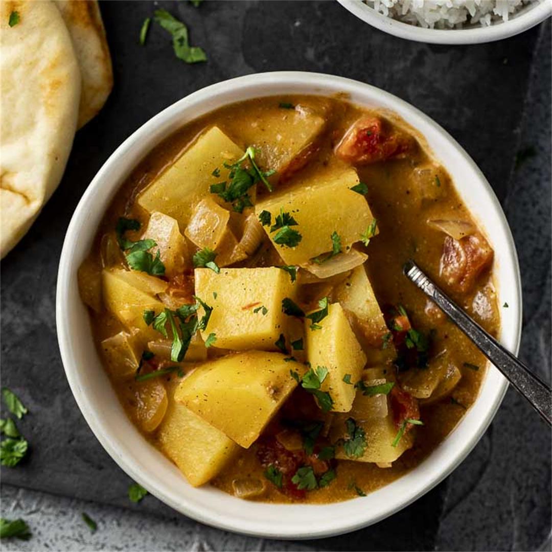 Spicy Potato Curry (Aloo Curry)
