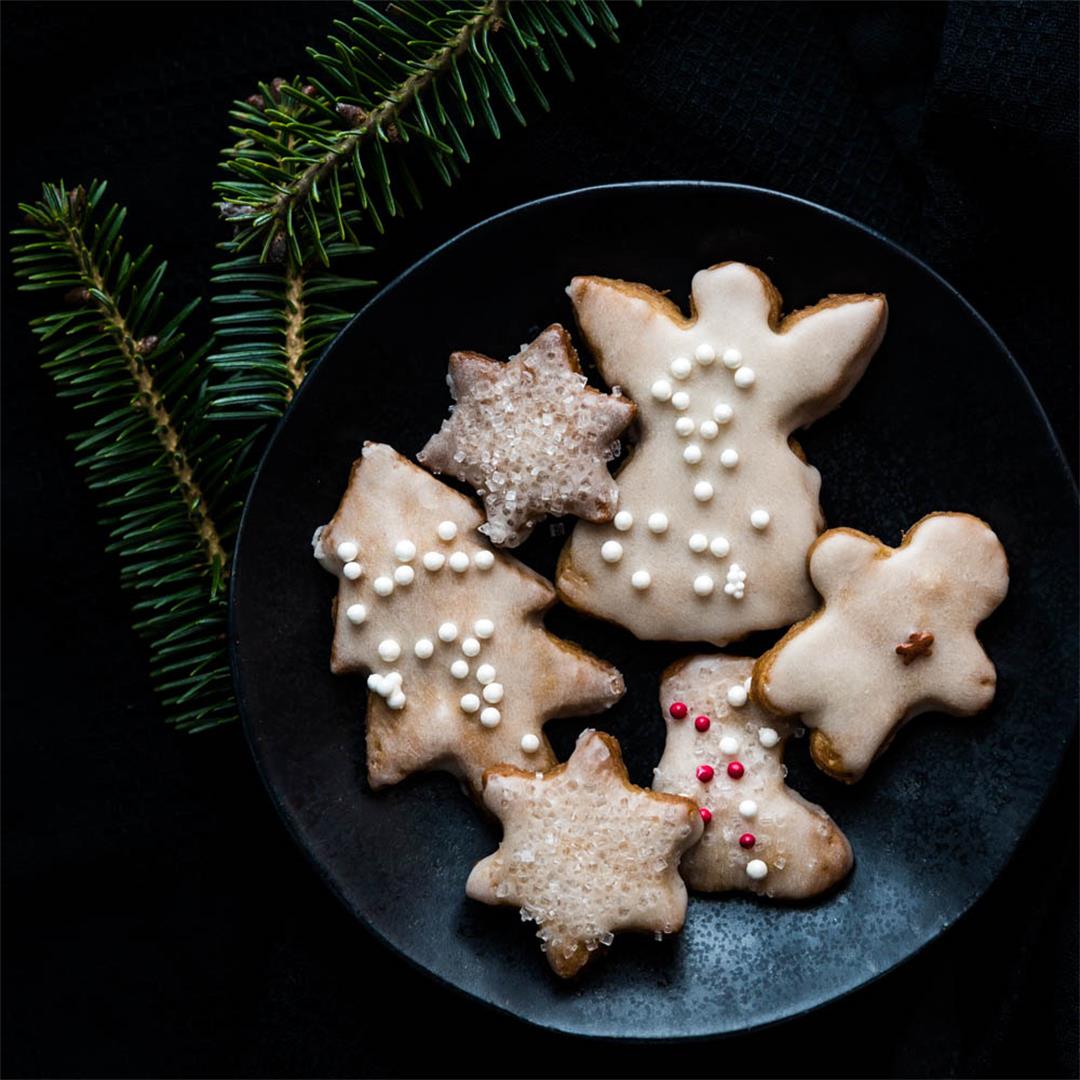 Easy Cutout Spiced Cookies For Christmas