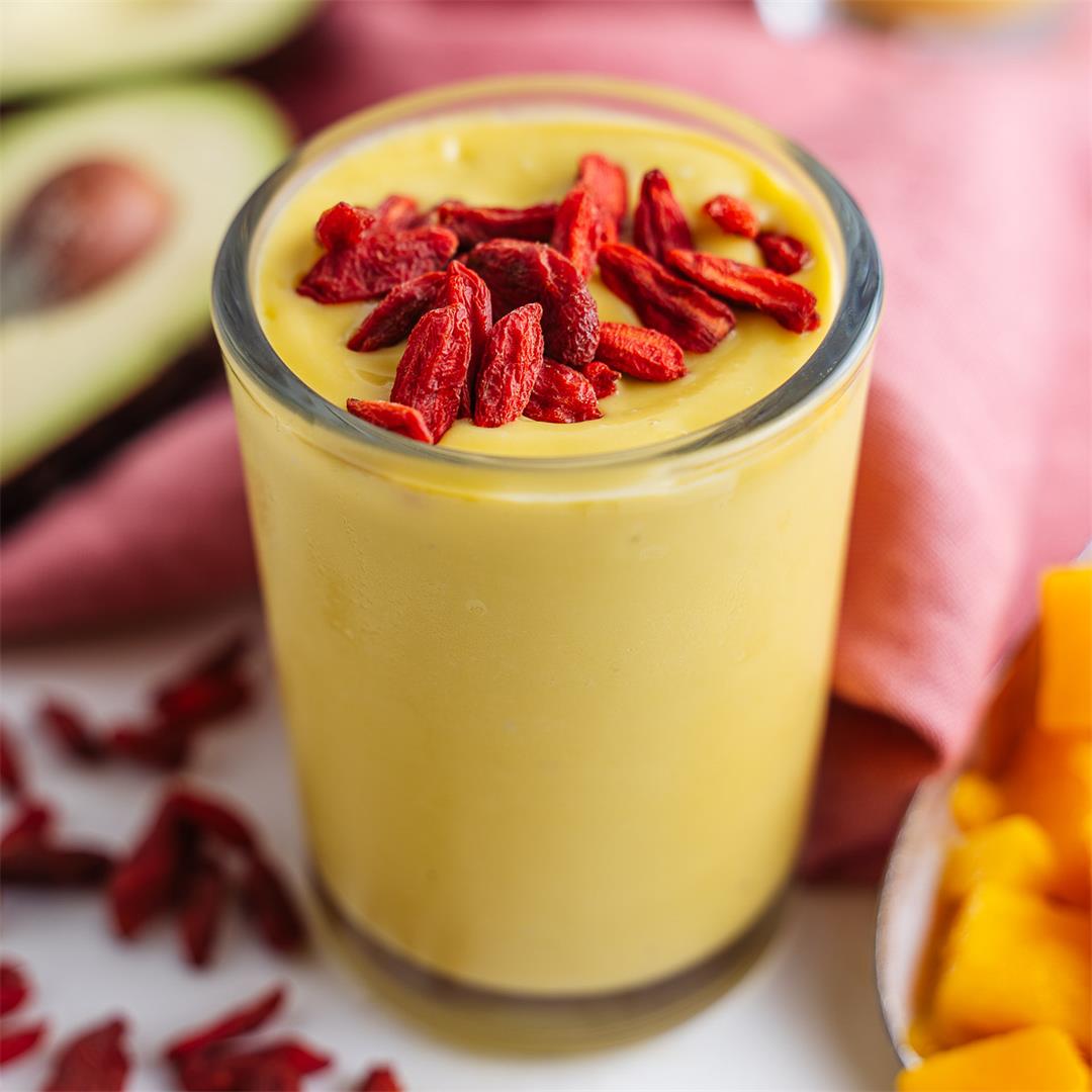 Creamy Mango Smoothie With Avocado (Only 4-Ingredients)