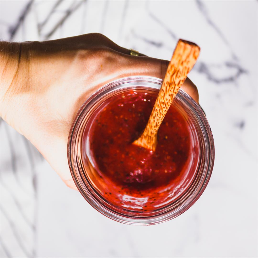 Easy 4-ingredient Chia Seed Jam (Ready in 5 Minutes!)