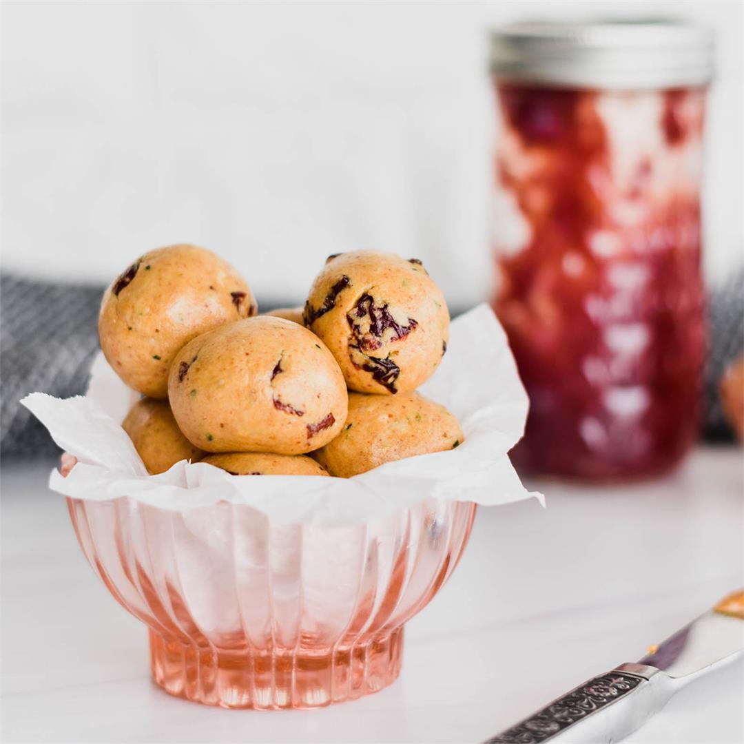 Peanut Butter and Jelly Protein Balls — Foodborne Wellness