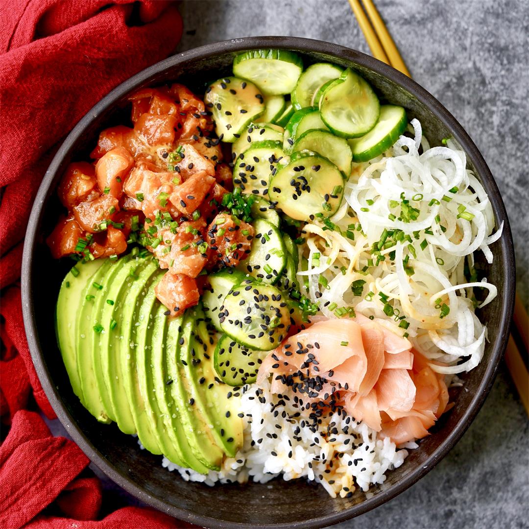 A Flavorful Spicy Salmon Roll Sushi Bowl