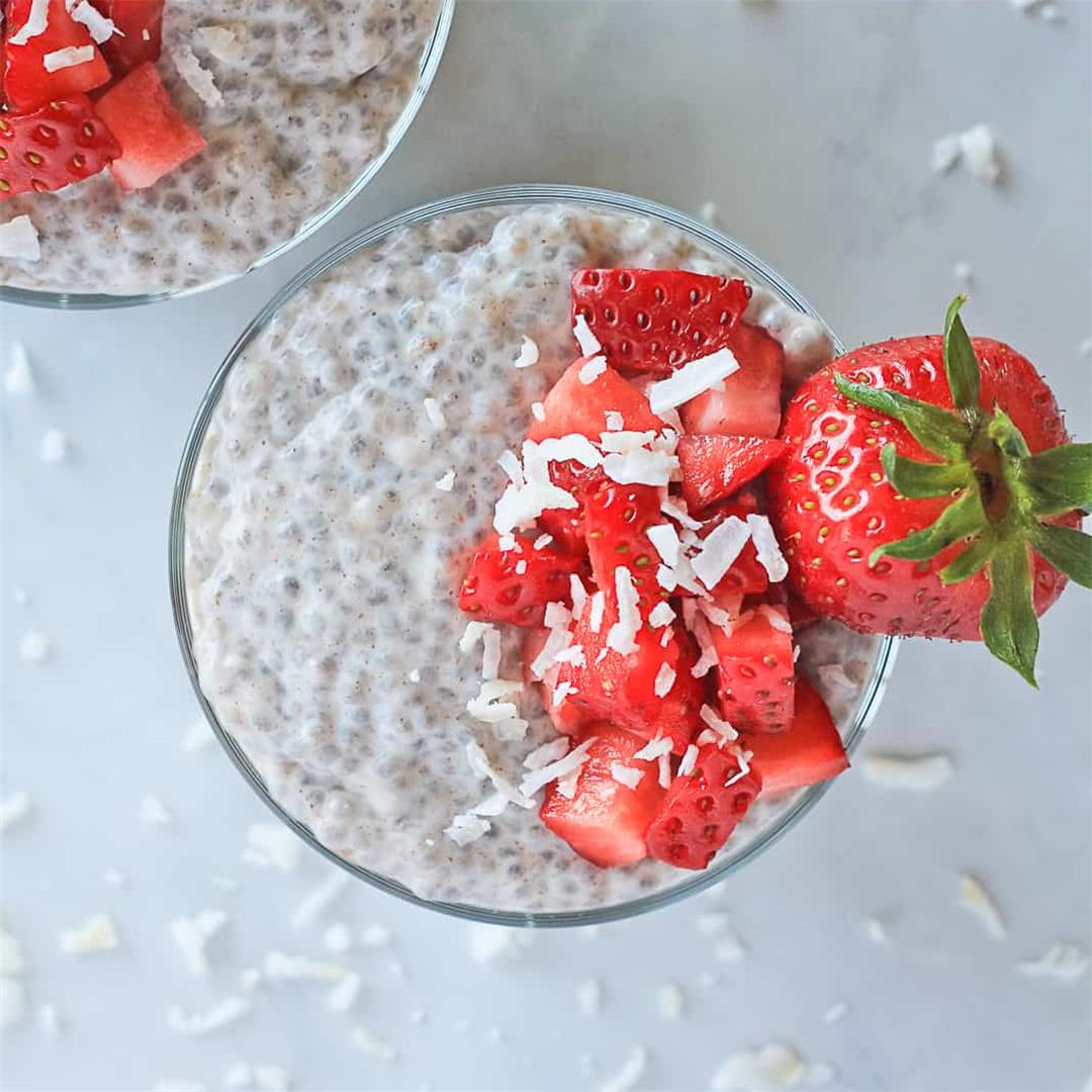 Whole30 Chia Pudding with Strawberry and Coconut