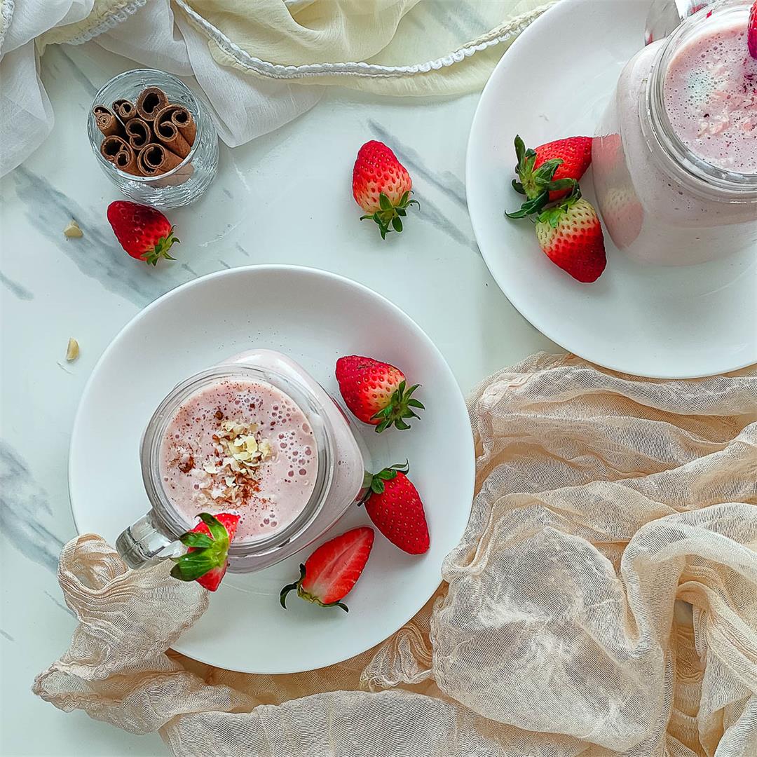 Strawberry banana milkshake recipe (no ice cream!)