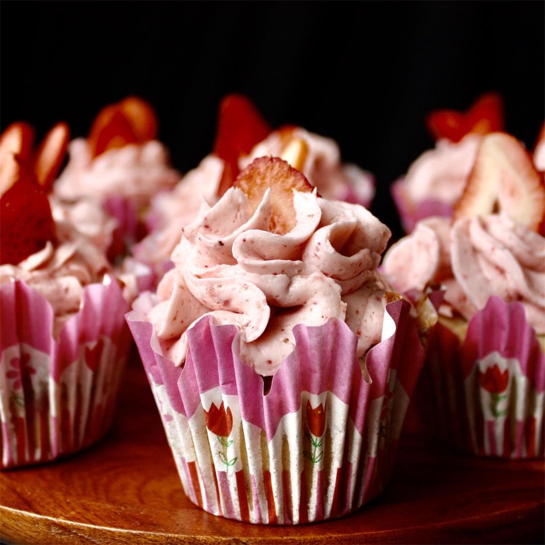 The Best Strawberry Daiquiri Cupcakes!