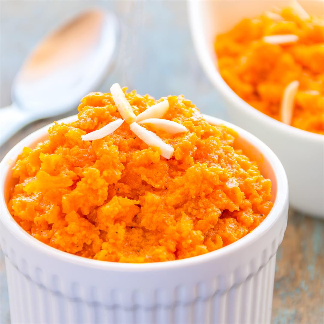Easy Carrot Halwa Recipe (Gajar Ka Halwa)
