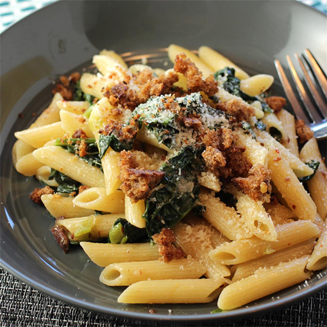 Extra-anchovy kale pasta with croutons