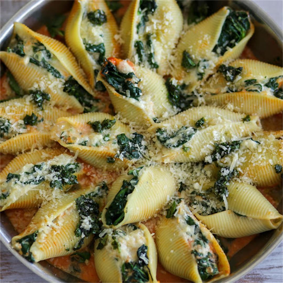 Cheese and Spinach Stuffed Shells
