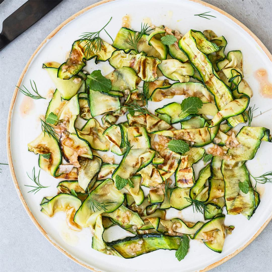 Grilled courgette salad
