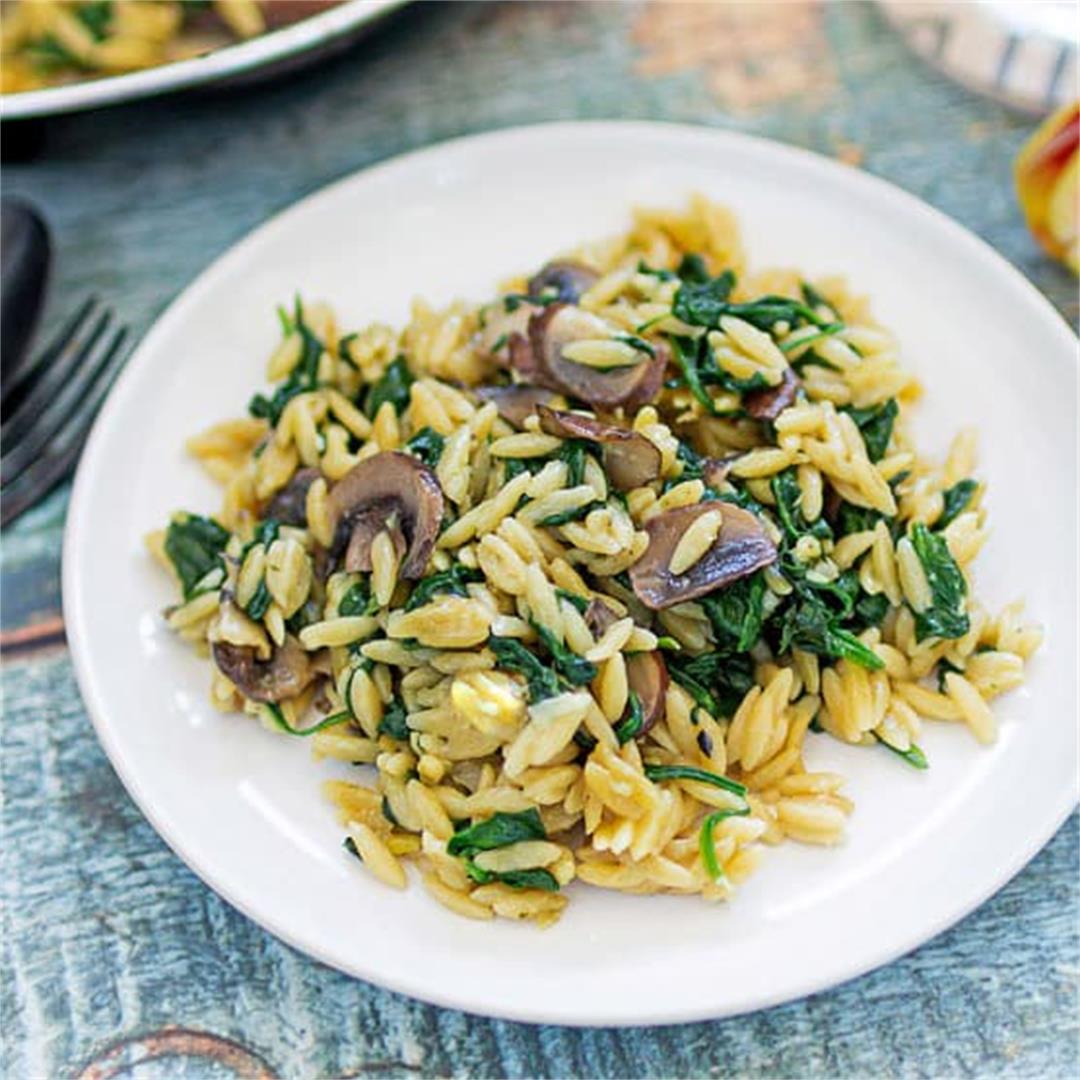 One-pot orzo with mushrooms and spinach