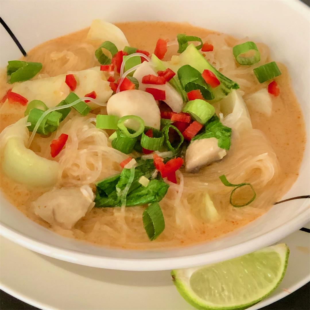Laksa curry chicken soup
