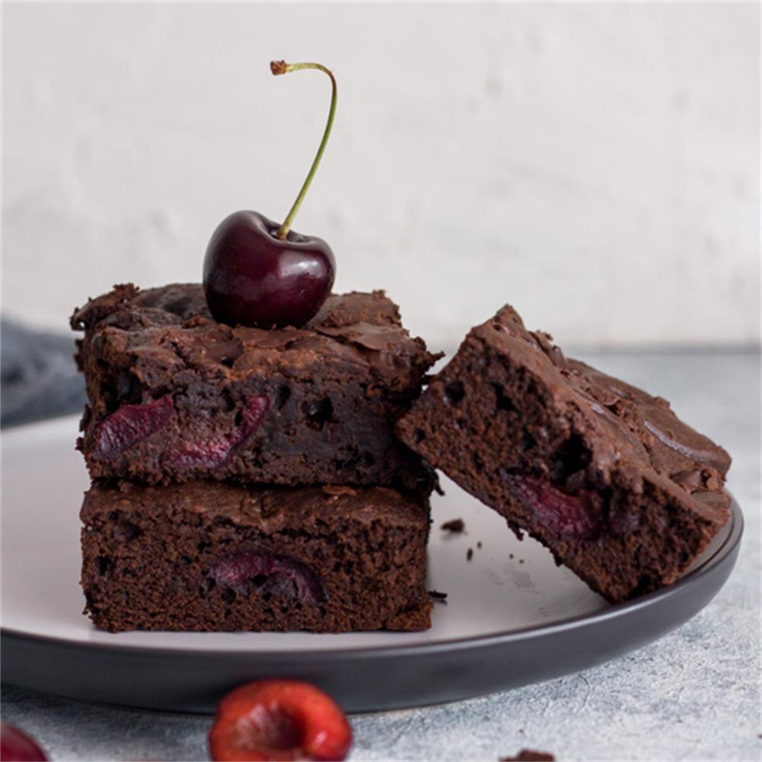 Chocolate Cherry Brownies (Easy + Tips)