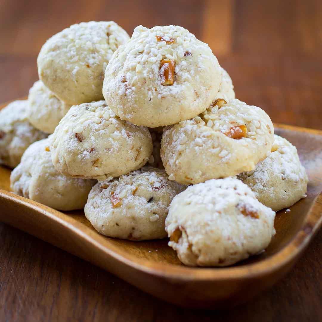 Sesame Cookies with Pretzels