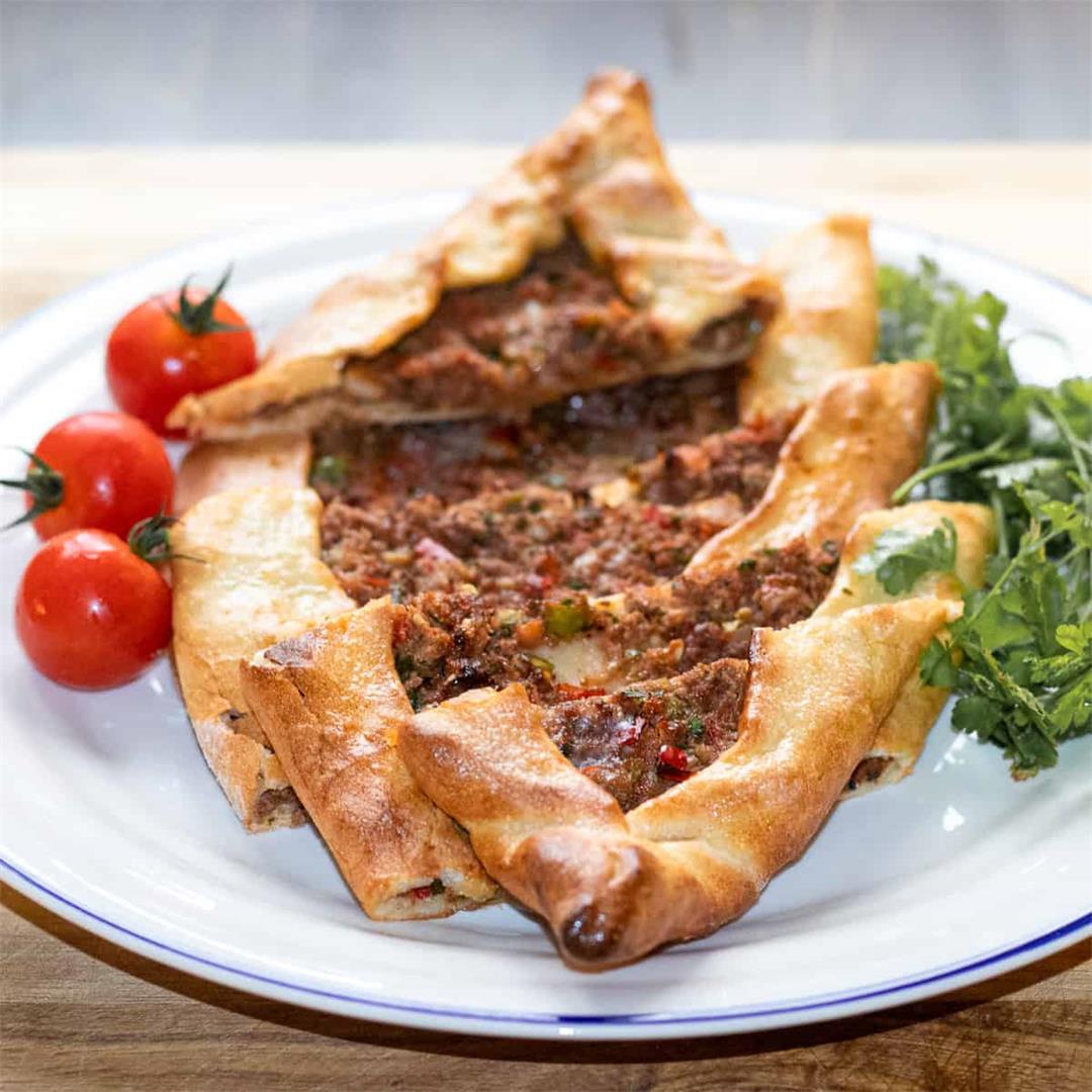 Pide / Turkish Pizza (Kiymali Pide)