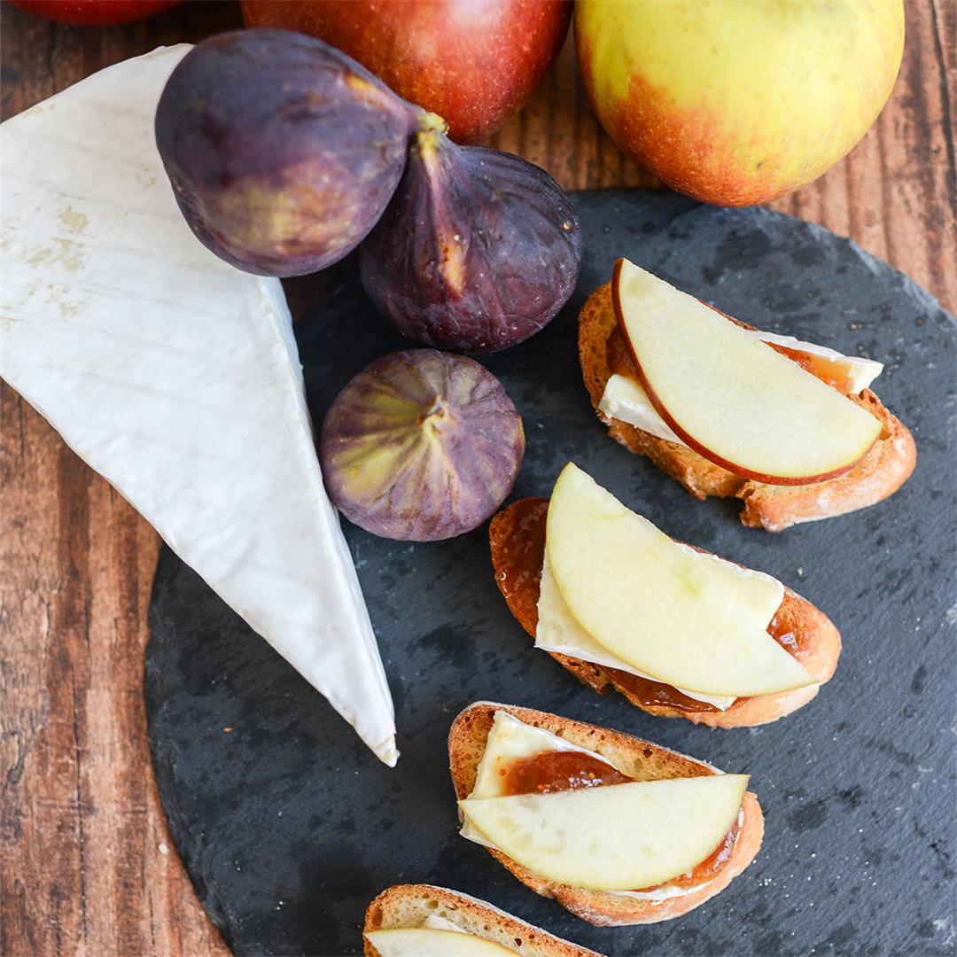 Brie, Apple, and Fig Crostini Appetizer Recipe