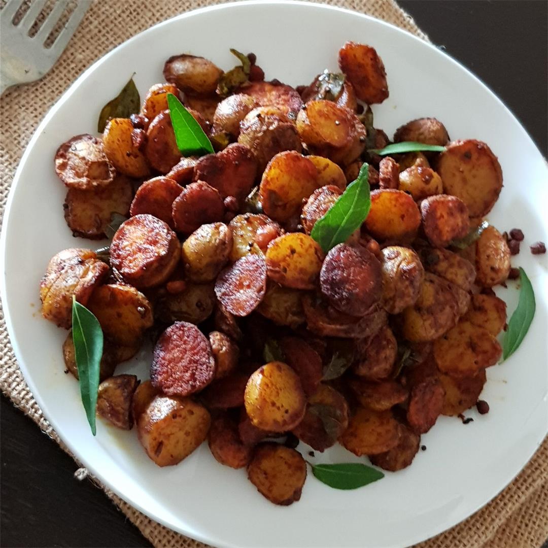Baby Potato roast/ easy potato roast/ Urulai kizhangu varuval |